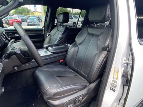Used 2024 Jeep Wagoneer Series II w/ Flexible Seating Group RWD image 14