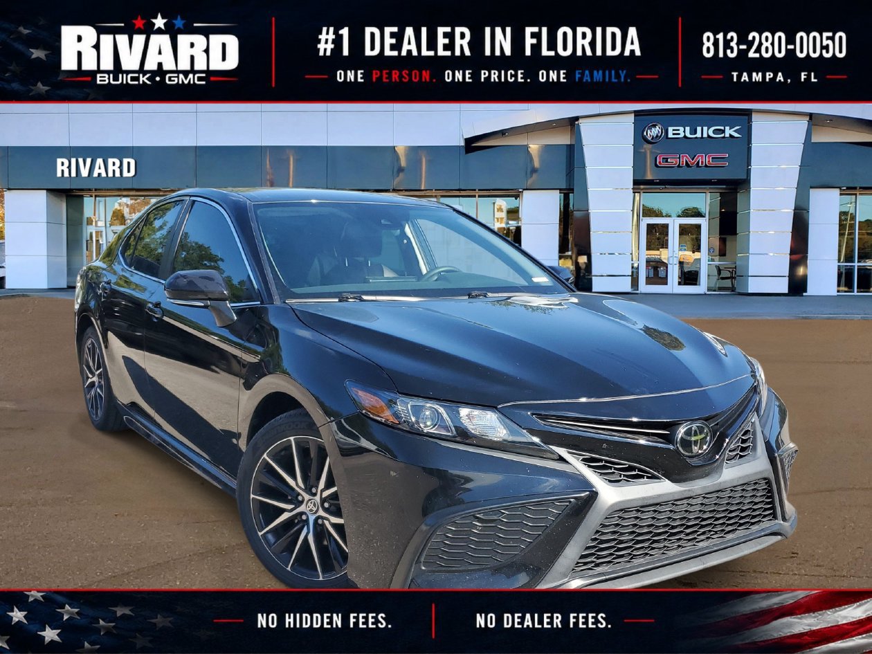 Used 2024 Toyota Camry SE w/ Convenience Package FWD image 1