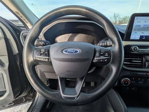 Used 2021 Ford Escape SE image 17