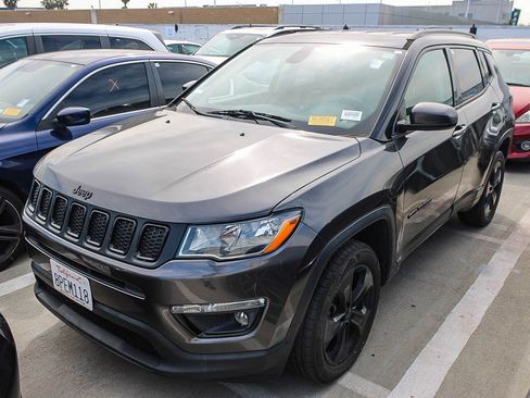 Used 2020 Jeep Compass Latitude image 2