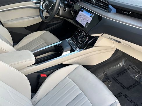Used 2022 Audi e-tron Premium image 16
