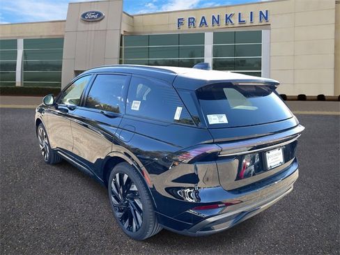 New 2026 Lincoln Nautilus Reserve w/ Jet Appearance Package image 5