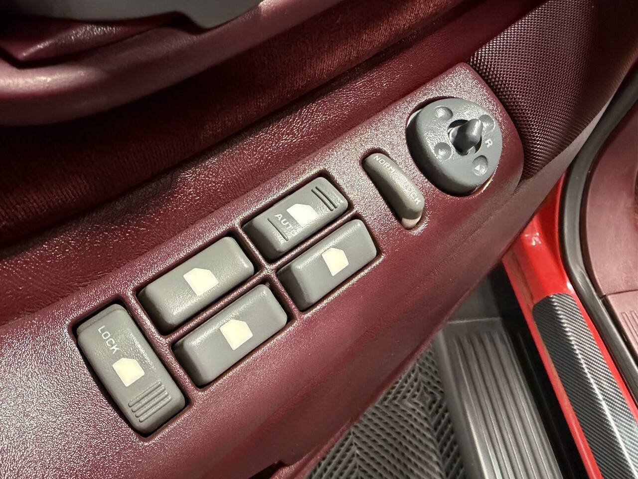 Used 1998 Chevrolet Tahoe 2WD image 23