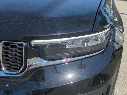 Used 2023 Jeep Grand Cherokee Overland image 11