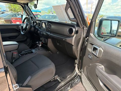 Used 2022 Jeep Wrangler Sport AWD/4WD image 21
