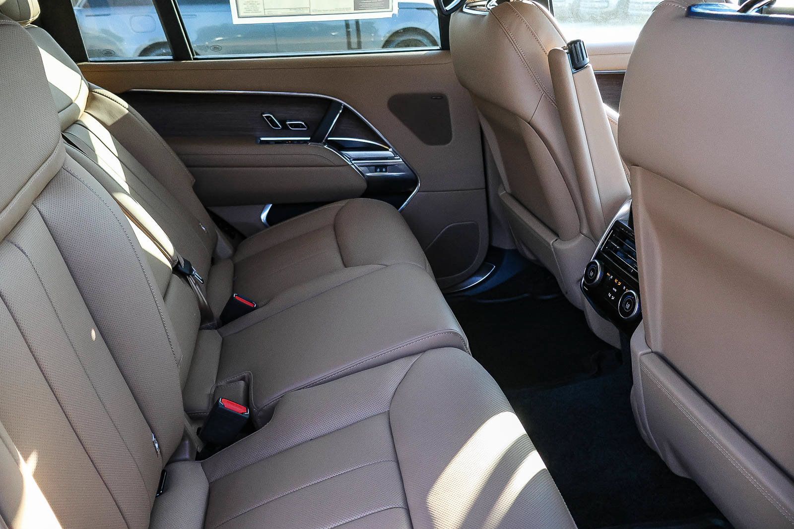 New 2026 Land Rover Range Rover Long Wheelbase SE AWD/4WD image 20