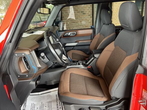 Used 2023 Ford Bronco Outer Banks AWD/4WD image 14