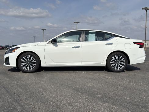 Used 2025 Nissan Altima 2.5 SV image 6