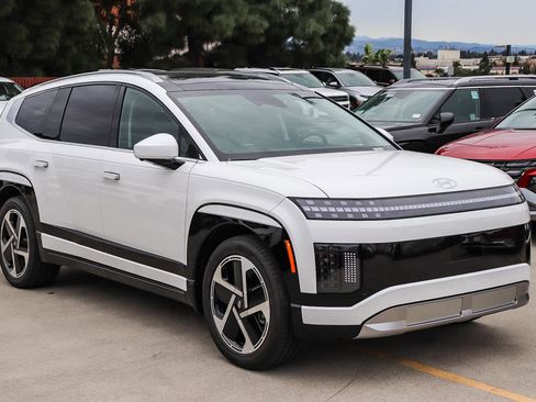 New 2026 Hyundai Ioniq 9 Limited image 3