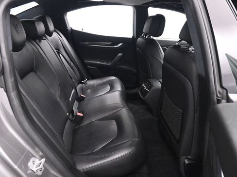 Used 2021 Maserati Ghibli S RWD image 17