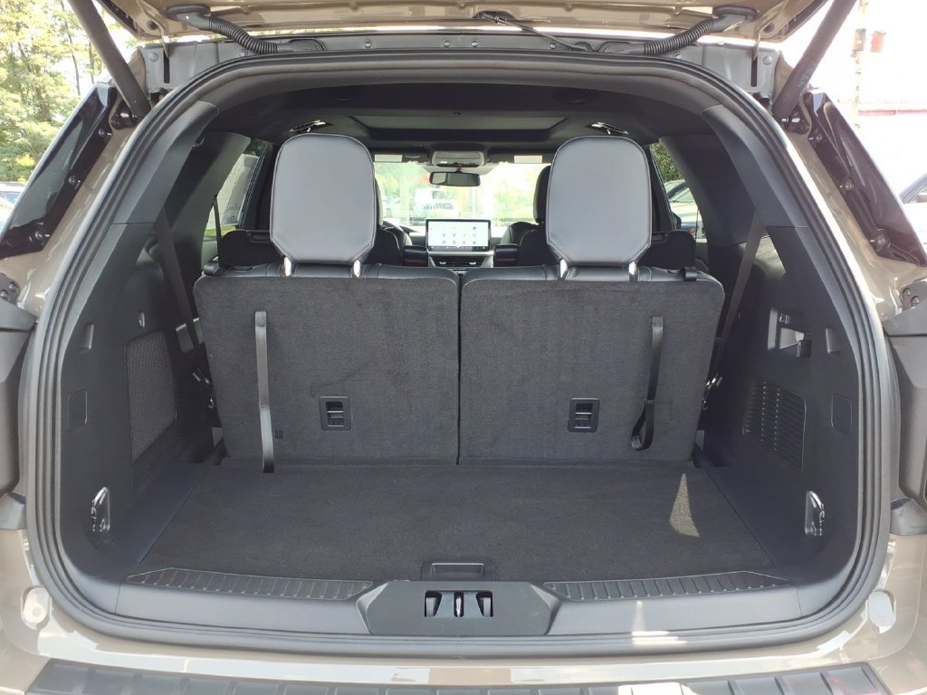 Used 2026 Ford Explorer ST-Line w/ ST-Line Street Pack AWD/4WD image 19