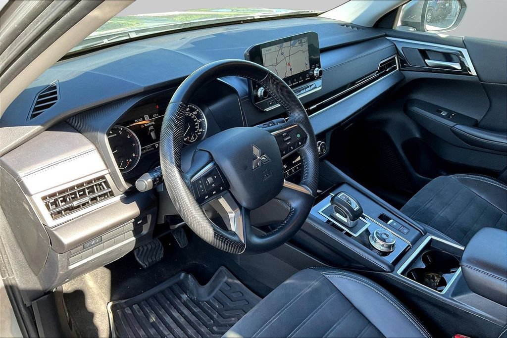 Used 2024 Mitsubishi Outlander SE AWD/4WD image 17