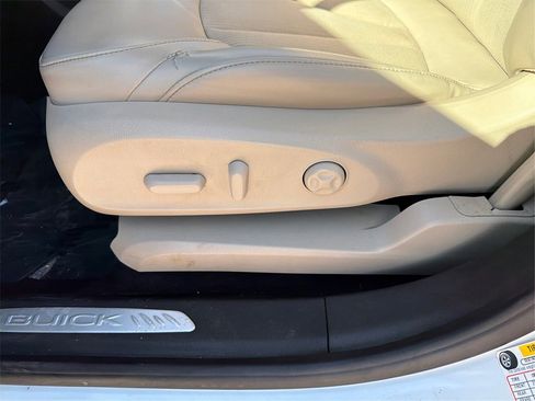 Used 2020 Buick Envision Base image 19