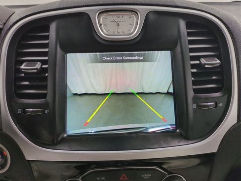 Certified 2023 Chrysler 300 Touring image 28