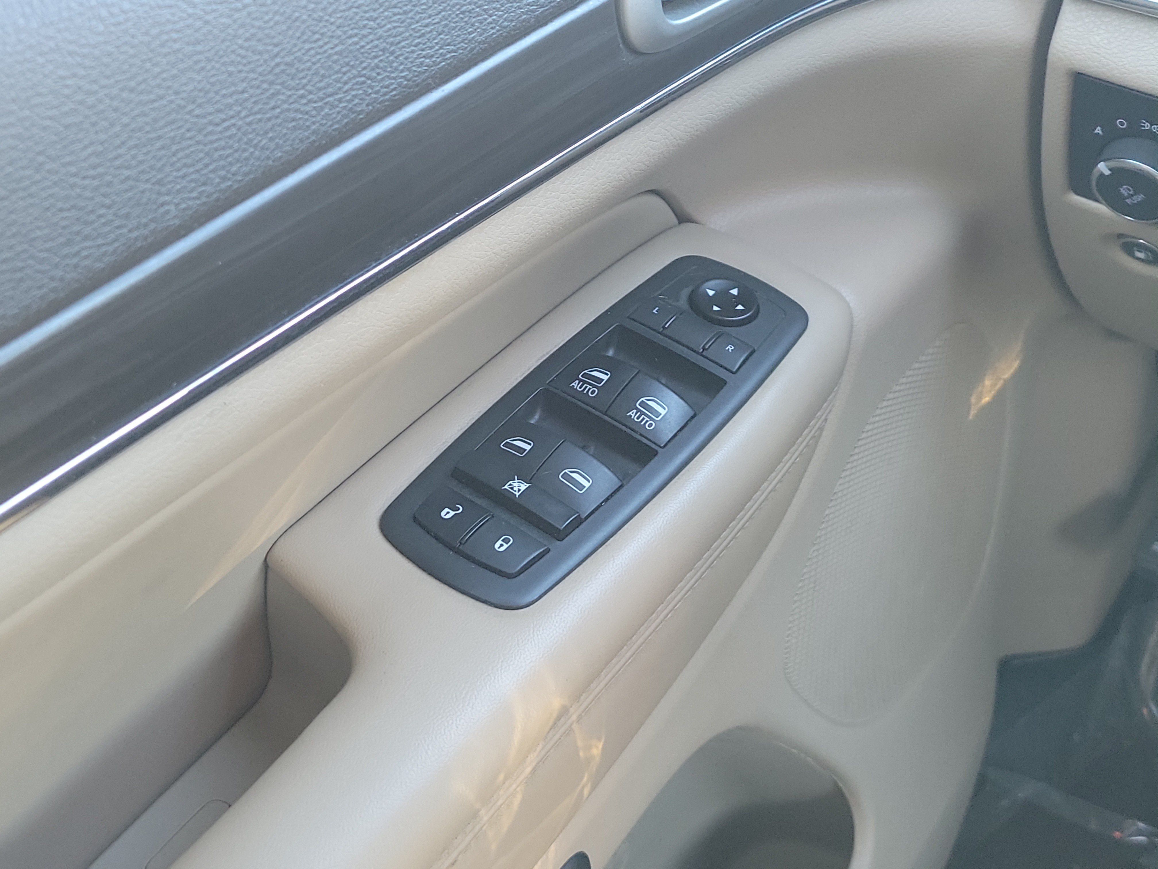Used 2021 Jeep Grand Cherokee Limited AWD/4WD image 20