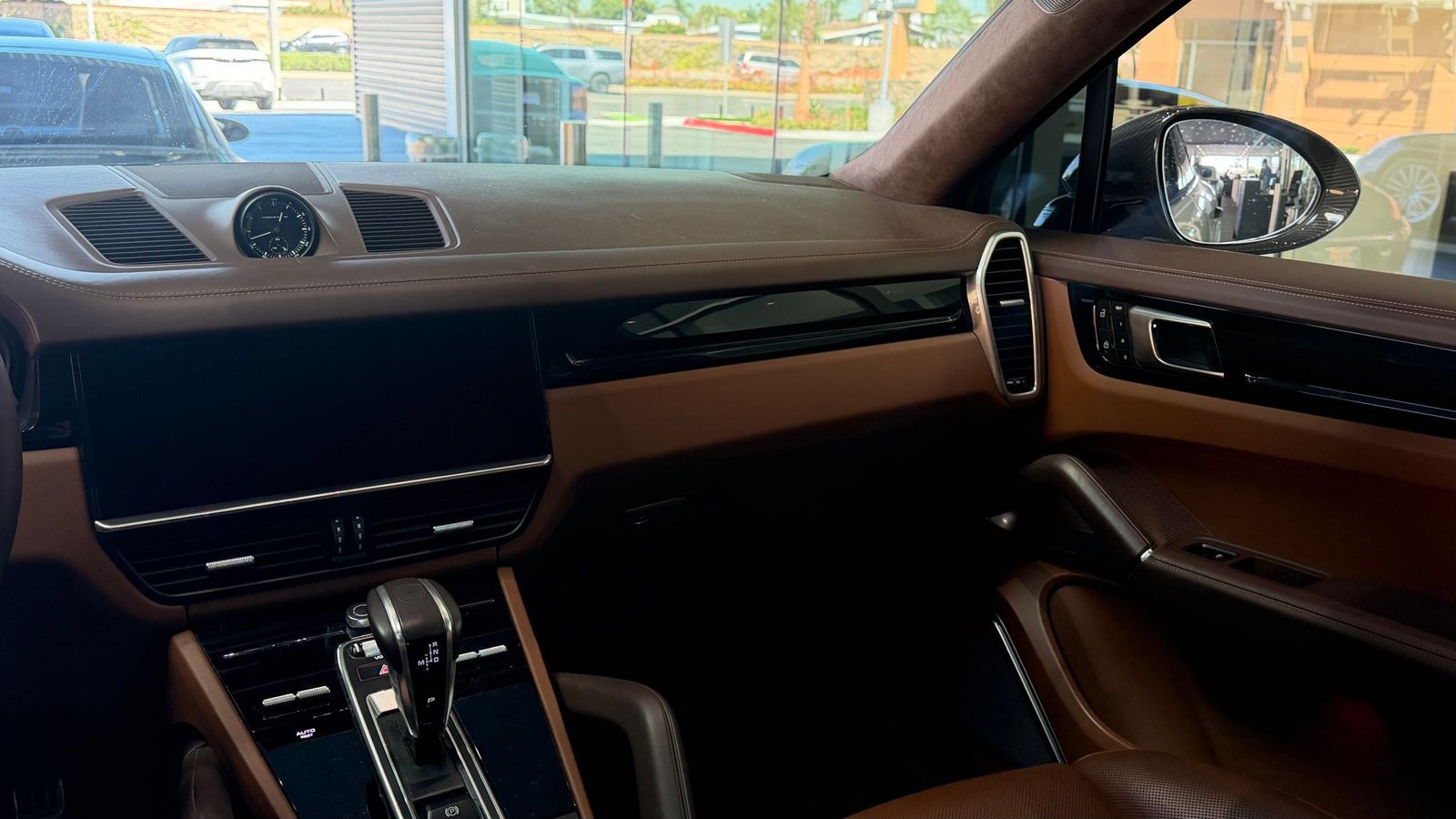 Certified 2022 Porsche Cayenne Turbo AWD/4WD image 18