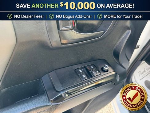 Used 2018 Toyota Tacoma SR image 17