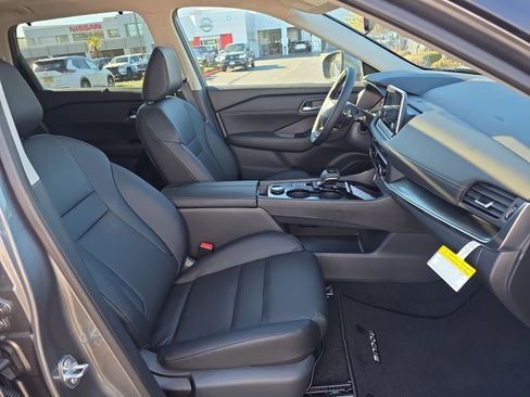 New 2026 Nissan Rogue SV w/ SV Premium Package image 28