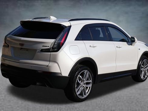 Used 2020 Cadillac XT4 Sport w/ Driver Assist Package FWD image 3