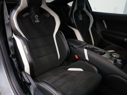 Used 2022 Ford Mustang Shelby GT500 w/ Carbon Fiber Track Pack RWD image 95