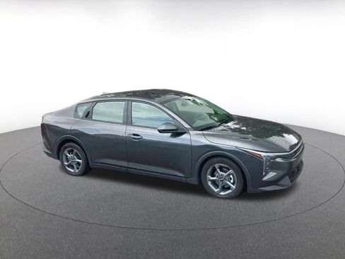 Used 2025 Kia K4 FWD image 2