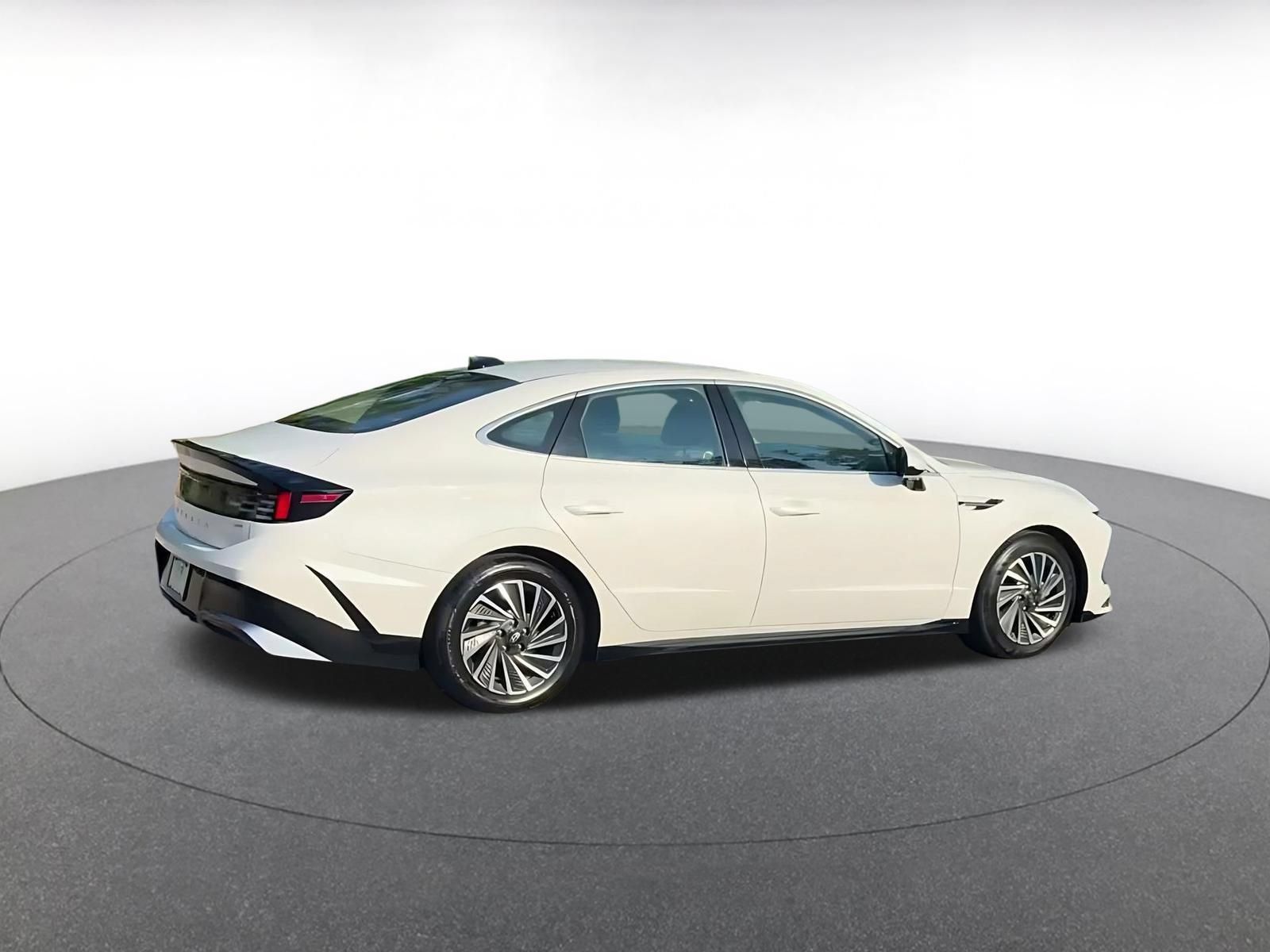 Used 2025 Hyundai Sonata SEL FWD image 14
