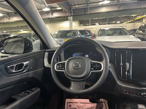 Certified 2025 Volvo XC60 B5 Plus image 23