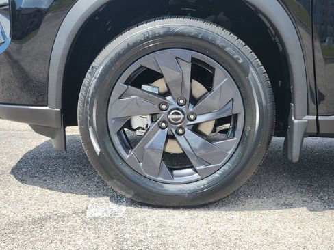 New 2026 Nissan Rogue SV FWD image 7