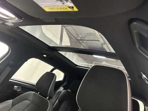 Certified 2024 Volvo XC40 Recharge Ultimate w/ Protection Package Premier image 31