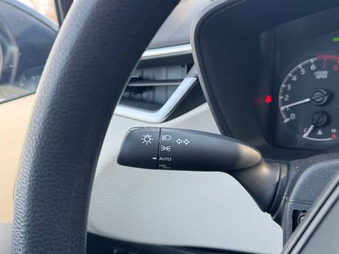 Used 2021 Toyota Corolla LE image 18