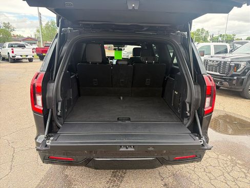 Used 2025 Ford Expedition Max Platinum w/ Stealth Appearance Package AWD/4WD image 5