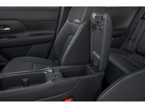 New 2026 Nissan Kicks SV AWD/4WD image 10