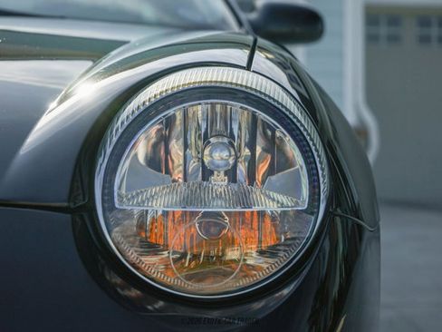 Used 2002 Ford Thunderbird Deluxe RWD image 71