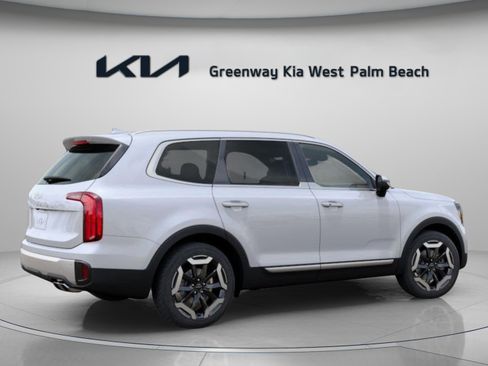 New 2025 Kia Telluride S image 8