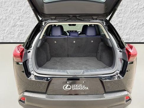 Used 2019 Lexus UX 200 w/ Premium Package FWD image 12