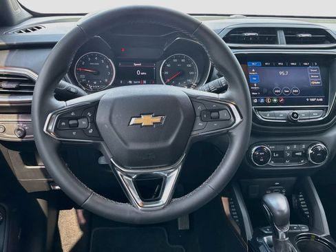 Used 2023 Chevrolet TrailBlazer ACTIV w/ Sun and Liftgate Package AWD/4WD image 11