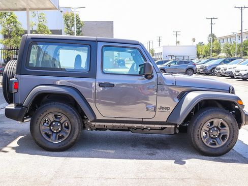 Used 2026 Jeep Wrangler Sport AWD/4WD image 5