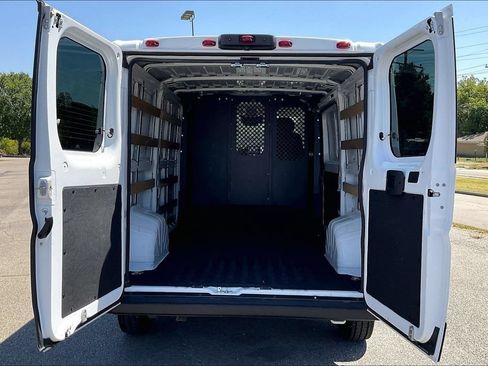 Used 2025 RAM ProMaster 2500 w/ U-Haul Equipment Group FWD image 29