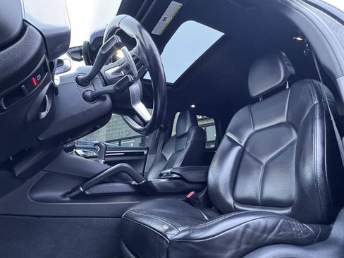 Used 2017 Porsche Cayenne Platinum Edition w/ Premium Package (PJV) image 26