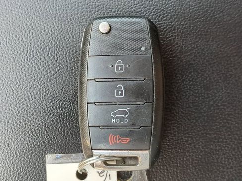 Certified 2019 Kia Sorento S image 27