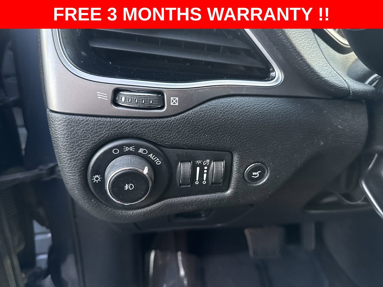 Used 2020 Jeep Cherokee Limited AWD/4WD image 27