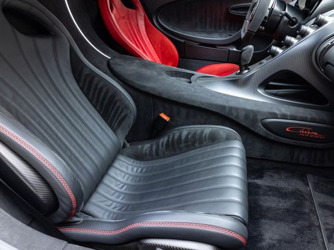 Used 2021 Bugatti Chiron Pur Sport image 36