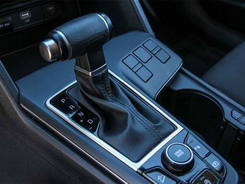 Used 2023 Kia Sportage LX image 19