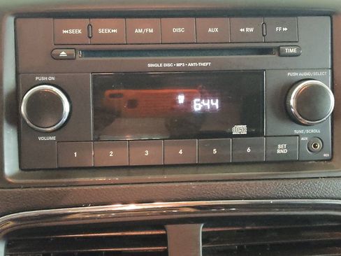 Used 2016 Dodge Grand Caravan SE w/ Quick Order Package 29E SE FWD image 25