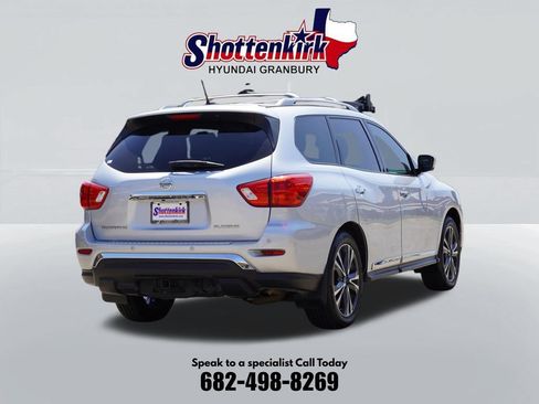 Used 2018 Nissan Pathfinder Platinum FWD image 6