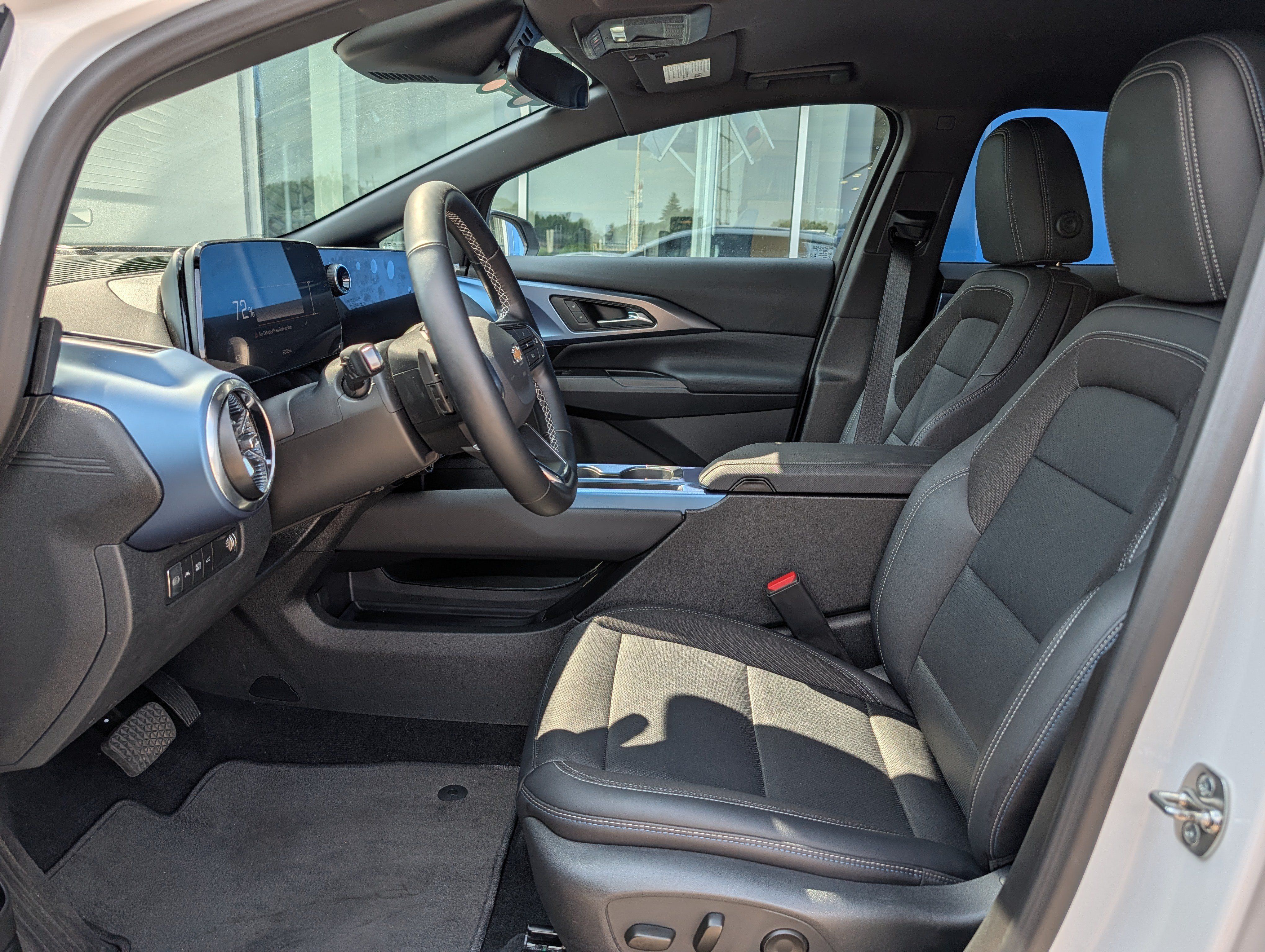 Certified 2024 Chevrolet Equinox EV LT AWD/4WD image 8