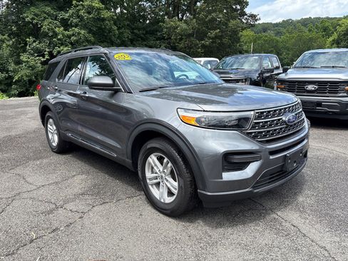Used 2023 Ford Explorer XLT image 1