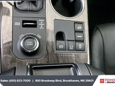 Used 2026 Toyota Highlander Limited AWD/4WD image 25