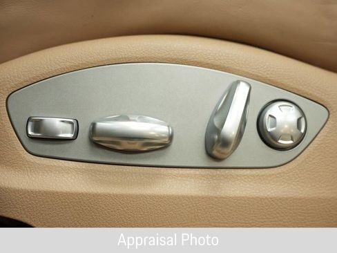 Certified 2019 Porsche Macan AWD/4WD image 34