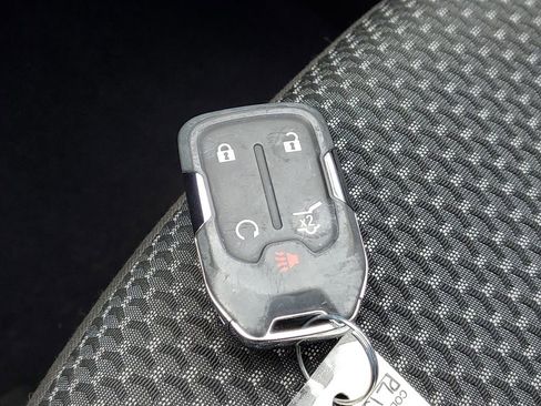 Used 2023 GMC Terrain SLE w/ Driver Convenience Package image 29